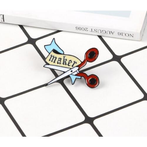 Scissor Enamel Lapel Pin MAKER Artist Brooch Artist Designer Mother Worker Dressmaker Badge Pins Brooches Jewelry Best Gift