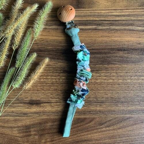 New Style Colorful Cotton Baby Pacifier Holder with High Quality Wooden Clip