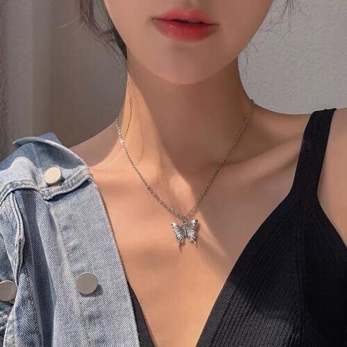 New Trendy Cute Animal Butterfly Pendant Necklace Women Silver Color Butterfly Choker Necklace Collar Chain Valentines Day Gift