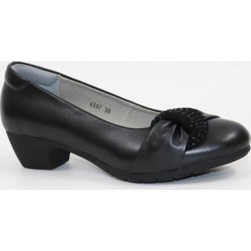 The new top leather is comfortable with butterfly shoesLeather working shoesLeather high-heeled womens shoes