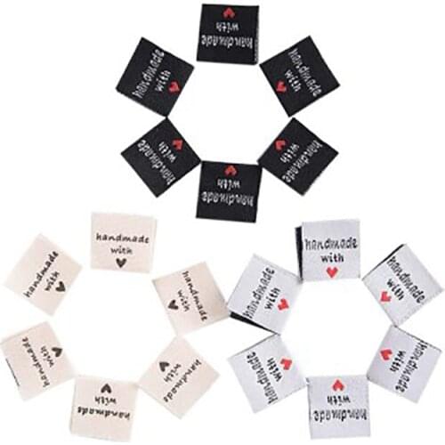 50Pcs Handmade Sewing Cotton Labels For Clothes Printed Hand Made With Heart Garment Bag Label Tags Clothing Accessories 2x2cm