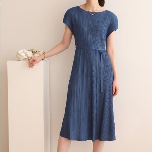 The manufacturer directly supplies Issey Miyakes Pleats for summer 2021 with drape INS style fashion slim dress