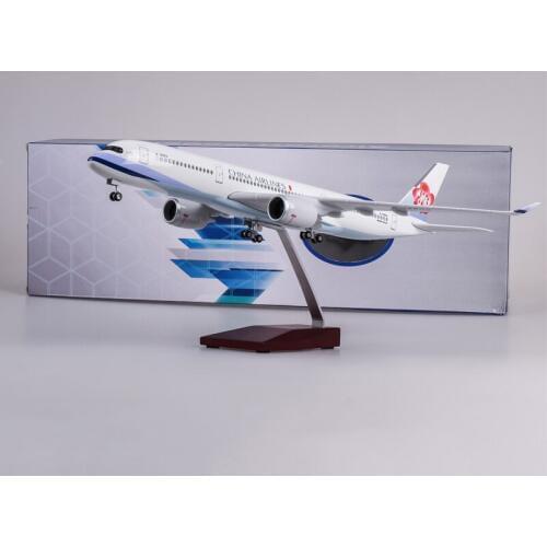 47CM 1/142 Scale Airplane Airbus A350 Taiwan China Airline Model W Light Landing Gear Diecast Plastic Resin Plane Collection