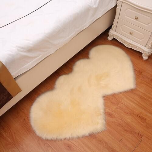 Heart-shaped Mat Carpet Wool Soft Decoration European-style Simple Plush Carpet Dressing Table Sofa Floor Home Living Room Pad