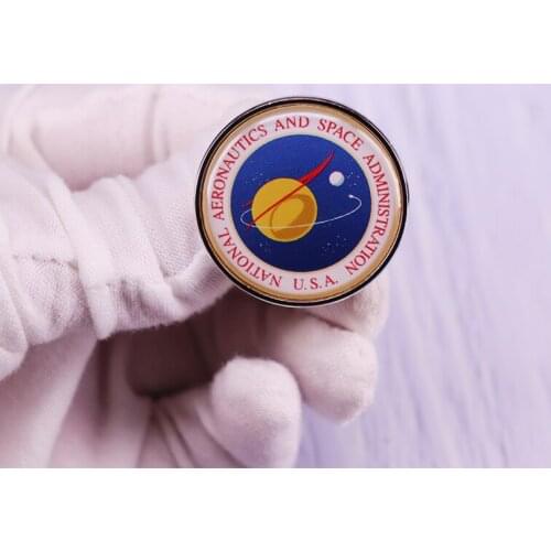 USA National Aeronautics and Space Administration Pin Button Badge