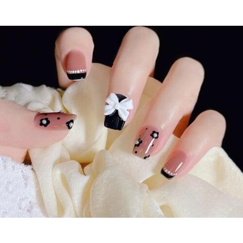 24pcs artificial nails with glue Bow Pearl Nail Patch Black Flower Printed Glue Type Removable Short Paragraph Fashion Manicure