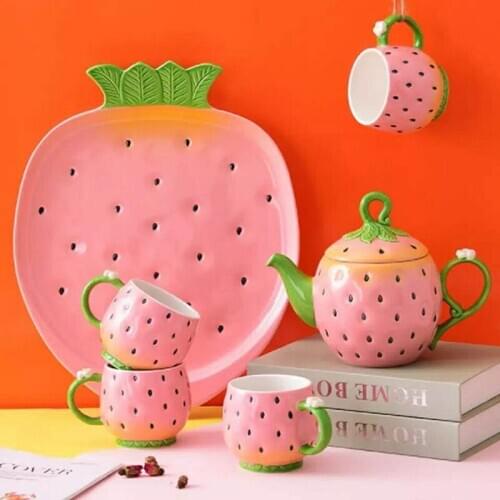 Strawberry shaped Coffee Set Ceramic Tea Pot Fruit Design Dinkware Water Jug Cold Kettle Kitchen Tool Party Supplies Cartoon Set