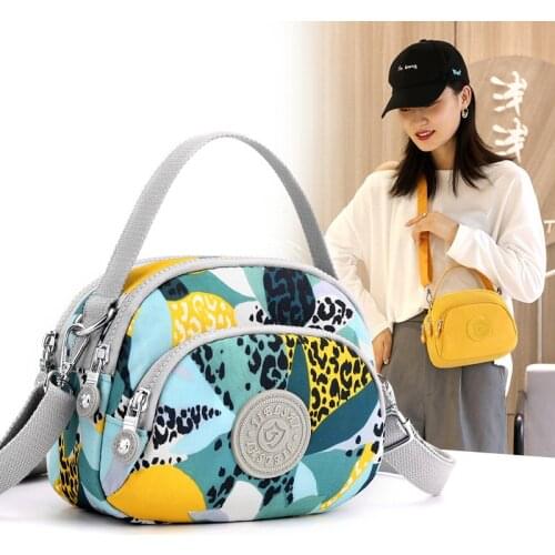 Adundunyang Women's Clutches