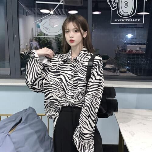 Blouses Women Turn-down Collar Long Sleeve Shirts Womens Zebra Striped Spring Clothes Elegant Loose Fashion New Style for Ladies