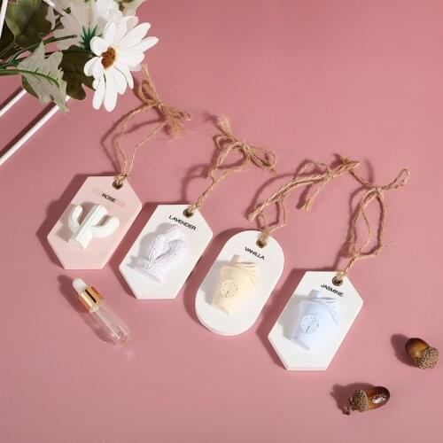 1PC Korean Style Ceramic Aromatherapy Gypsum Rose Vanilla Lavender Jasmine Hanging Car Air Freshener 5.1*3*9.3cm Car Diffuser