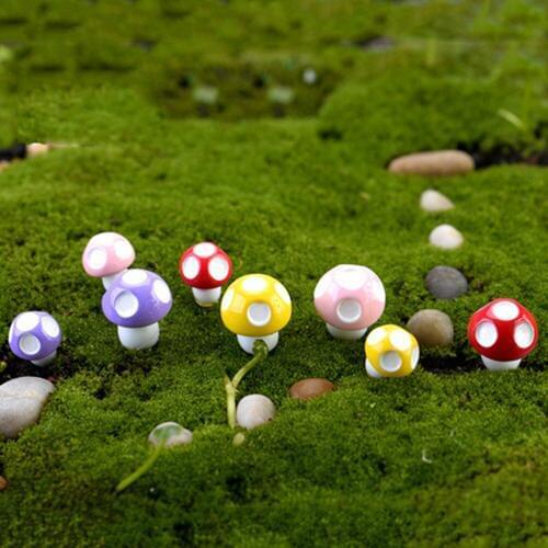 10Pcs Mini Mushroom Garden Ornament Resin Crafts Decorations Mushrooms Terrarium Figurines Fairy Garden Miniatures Party Garden