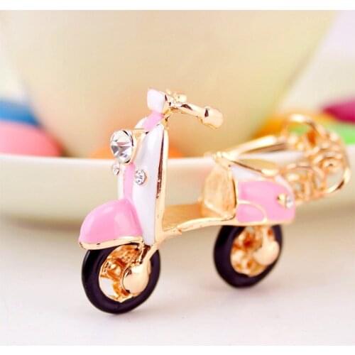 Creative Cute Oil Dripping Craft Small Gift Cute Electric Car Model Keychain Metal Pendant Womens Bag Accessories