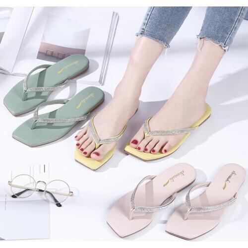2020 summer new Korean slippers women wear stylish bright diamond casual flat flip flops womens shoes sandals women