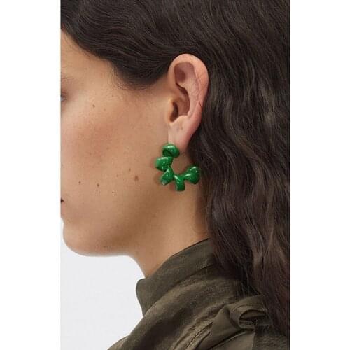 New Fashion C Shape Spiral Green Earrings For Women Hyperbole Tide Creative Spring Design Stud Earrings Jewelry Gift Accessories