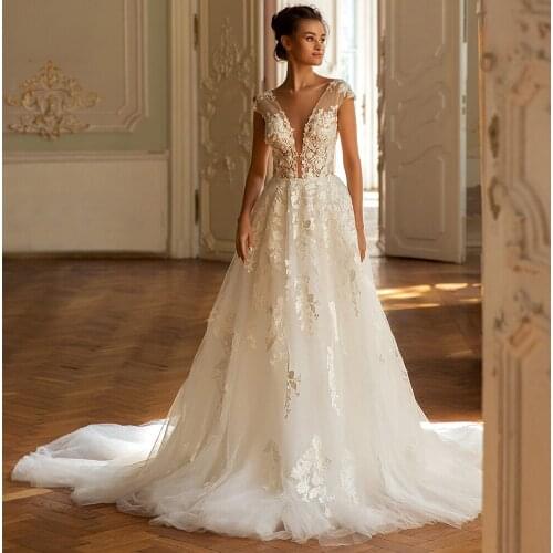 Weilinsha A-Line Tulle Wedding Dress with Lace Appliques Elegant Chapel Train Button Back V-Neck Bridal Gowns Robe De Mariée