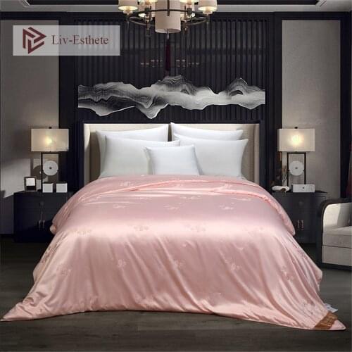 liv_Esthete Blankets