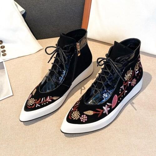 Women Spring Fall Winter Casual Platform Shoes Ladies Cow Suede Low Heels Ankle Boots Pointed Toes Zipper Vulcanize Shoes Black