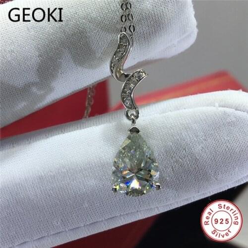 Geoki 925 Sterling Silver Passed Diamond Test 2 Ct 7*10mm D Color VVS1 Water Drop Moissanite Pendant Neckalce Luxury Jewelry