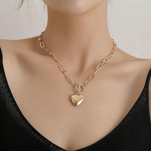 Chic Temperament Creative Love Heart Pendant Necklace for Women Punk Thick Chain Geometric Clavicle Necklace Jewelry Kolye