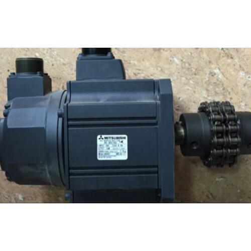 Servo motor HC-SFE102-K , Used one , 90 % appearance new , 3 months warranty , fastly shipping
