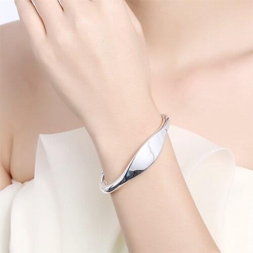 Fashion 925 Sterling Silver Smooth Opening Bangle Bracelet For Woman Wedding Engagement Charm Party Jewelry
