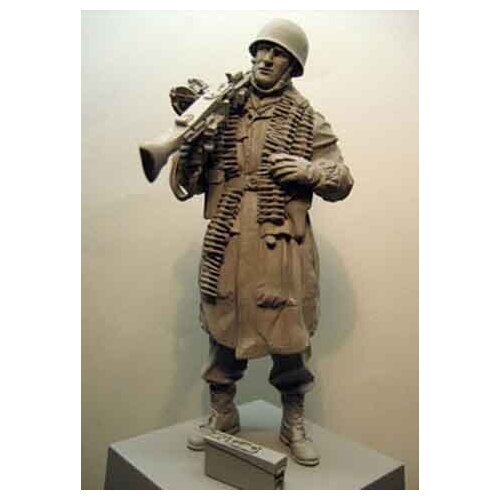 Unassambled 1/16 ancient Infantry with launcher stand (NO BASE ) Resin figure miniature model kits Unpainted