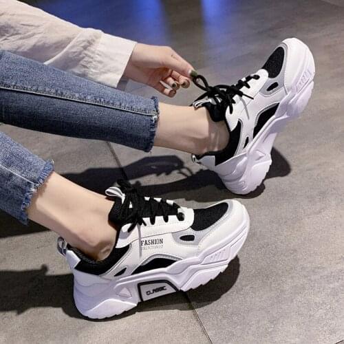 Thick Bottom Womens Sneakers Fashion Fitness Shoes Night Reflective Casual Shoes Comfortable Non-slip Running Shoes