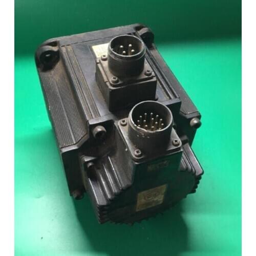 SGMGH-09ACA61 servo motor , used in good condition . 80% appearance new , good working , free shipping