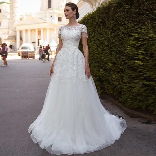 Exquisite Square Neck Short Sleeves Tulle A Line Bridal Gown Bride Dresses Pearl Lace Applique Robe De Mariee Wedding Dress