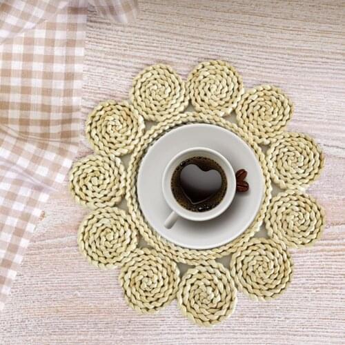 Exquisite Cup Coaster Flower-shaped Hear Resistant Table Placemats Straw Handmade Woven Practical Table Cup Mats for Dinner Room