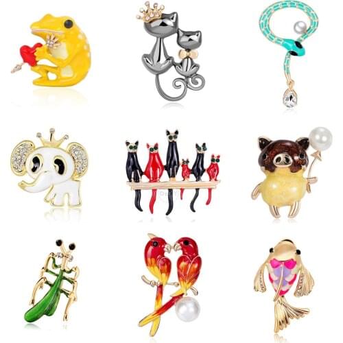 Creative Cats Enamel Brooches For Women Lapel Pigs Badges for Clothes Jewelry Collar Goldfish Pins Gifts Accessories for Friends