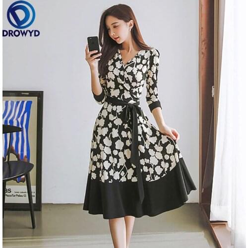 Fashion 2021 Loose Brief Summer Dress V Neck Casual Zip Print Dresses Korean A-line Bow Mid-calf Seven Quarter Vintage Dresses