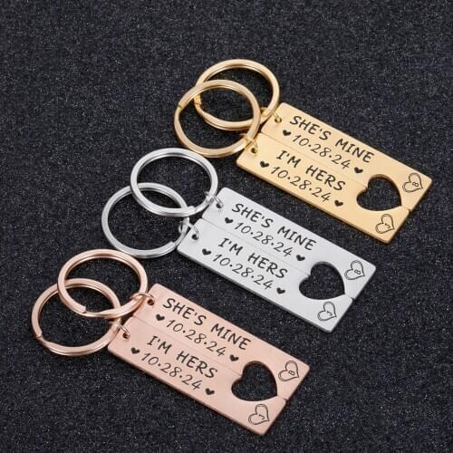 Personalized Wedding Anniversary Gifts Couple Keychains for Boyfriend Girlfriend Initials Letter and Date Keyring Valentine Gift