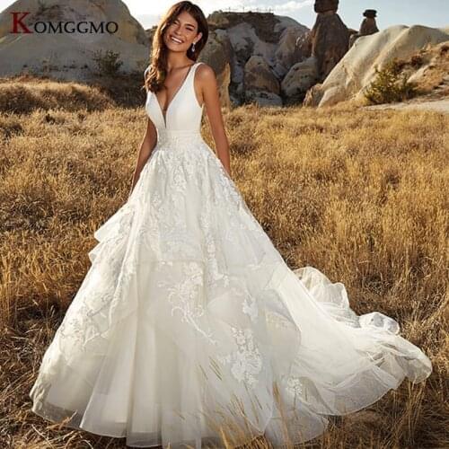 Elegant Deep V-Neck Embroidery Appliques Tulle Tiered Bridal Ball Gown Custom Made Sleeveless Chapel Train Button Wedding Dress