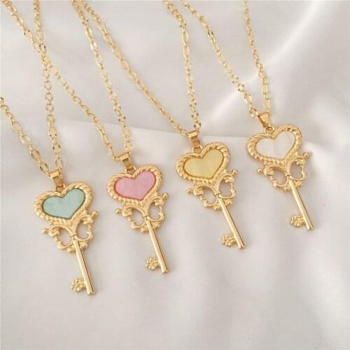 Super Cute Gold Color Plating Elegant Key Pendant with Colorful Heart Decorated Necklace For Women Casual Chic Romantic Jewelry