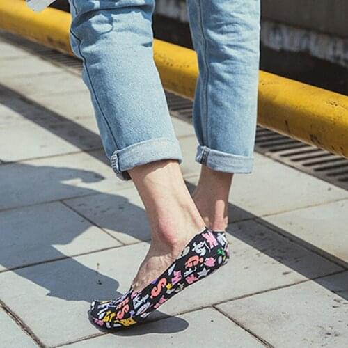 2021 Breathable Summer Thin Socks Invisible Low Cut Geometric Letters Printed Silicone Non-Slip Ankle Boat Sock