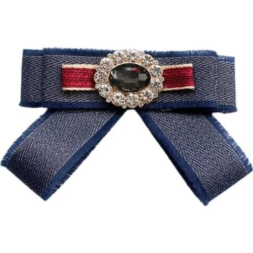 Korean Fashion Fabric Bow Tie Brooches Ribbon Crystal Lapel Pins Childrens Shirt Collar Pin Luxulry Jewelry Accessories