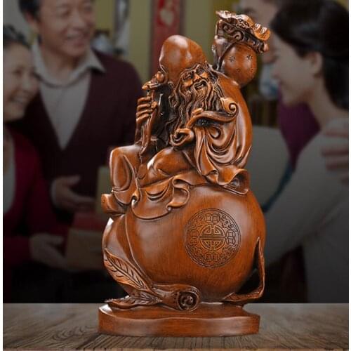 The birthday person sends a birthday gift to the elderly for their grandparents Sculpture statue carving Home Decoration