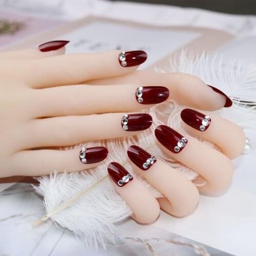 Beautiful Woman Fake Nails with glue 24pcs/Set Shiny Wine Red Short artificial nails Rhinestone Crystal Decor False Finger Nail