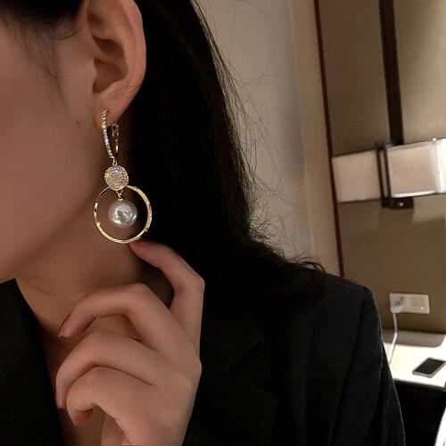 2021 New Fashion Korean Oversized White Pearl Drop Earrings for Women Bohemian Golden Round Zircon Wedding Earrings Jewelry Gift