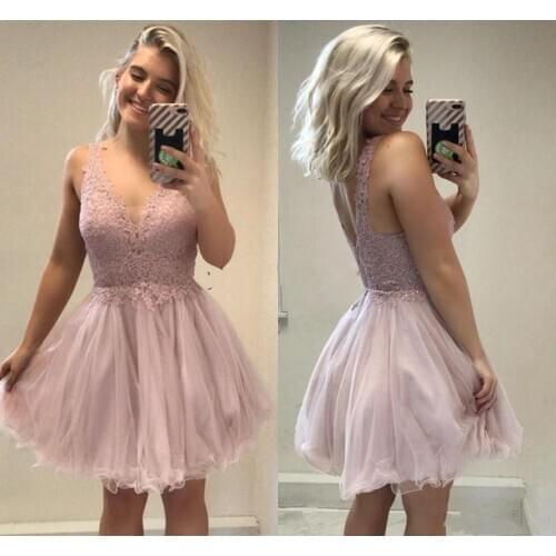 2020 Short Tulle Homecoming Dresses with Applique Lace V Neck Sexy Cocktail Party Gowns Zipper Back Cheap Bride Dress