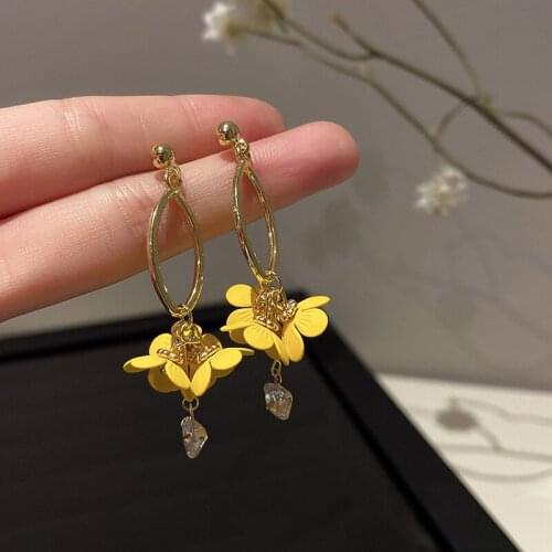 Sweet Graceful Cute Small Flower Zircon Pendant Drop Earrings for Women Korean Style Simple Elegant Earring Party Jewelry