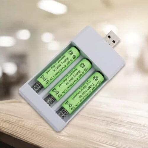 3-Slot USB Plug Battery Charger AA /AAA 1.2V Portable Ni-Cd Rechargeable Battery N7MC