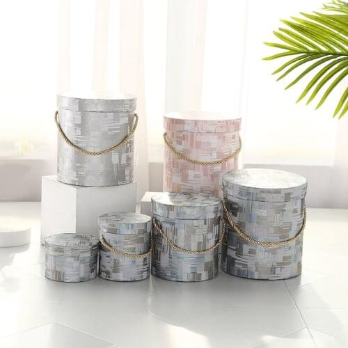 Round Flower Paper Boxes Lid Hug Bucket Florist Gift Packaging Box Gift Candy Boxes Party Bucket Vase