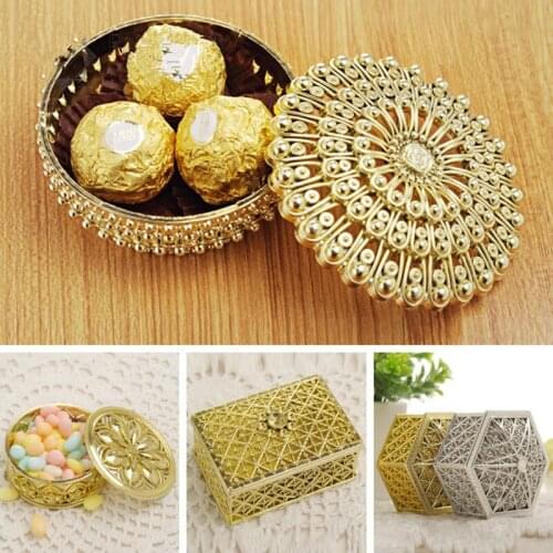 1pcs Plastic Hollow Gold Foil Cake Candy Box Wedding Favor Marriage Baby Shower Gift Treat Box Packaging Party Event Supplies