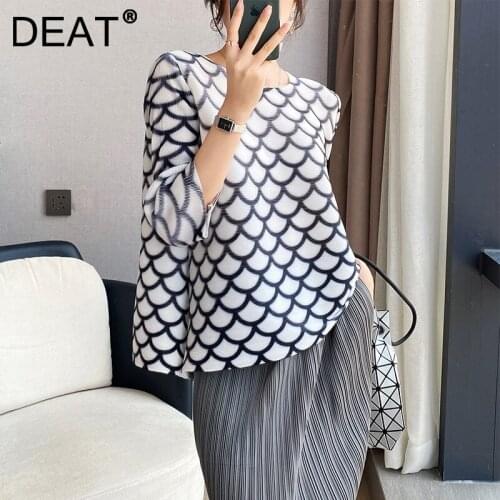 DEAT Women Pleated T Shirt Fish pattern Round Collar Half Sleeve Loose Casual Style pullover top 2021 New Autumn Fashion 15JK673
