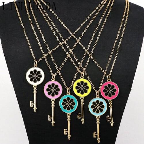8Pcs Fashion Women Jewelry Design Hollow Enamel Colorful Key Shape Pendant Necklace For Party Gift