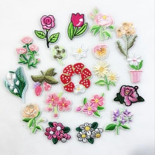 100pcs/lot Luxury Embroidery Patch Flower Grass Happy Lily Clover Strawberry Clothing Decoration Diy Iron Applique