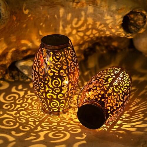 Retro Solar Lantern Lights Outdoor Garden Hanging Lights Metal Flower Pattern Lights Lamp For Courtyard Walkway Decoration