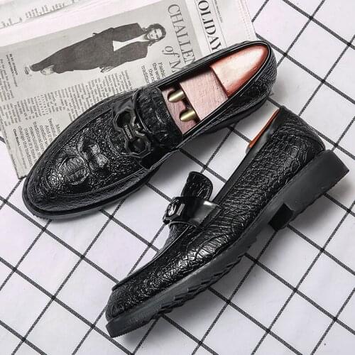 Cowhide Shoes Moccasins For Men Fashion Shoes Luxury Mens Skin Italian Leather Black Casual Stylish Wedding